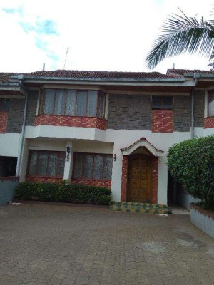 Spacious 4BRM Townhouse with DSQ in Kileleshwa for sale!