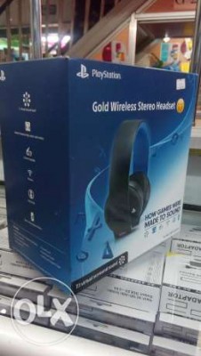 Gold wireless stereo headset for ps4